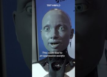 Humanoid robot warns of AI dangers