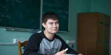 Reviewing AI Tools for E-commerce